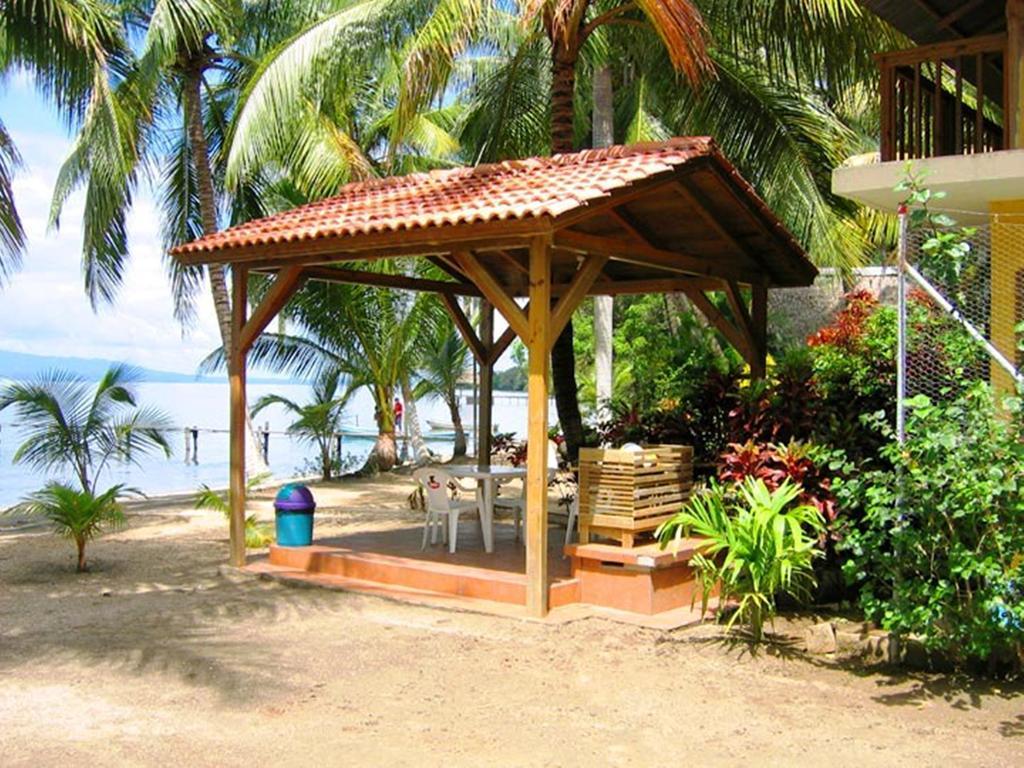 Denny'S Beach Resort Hotel Mariscos Esterno foto