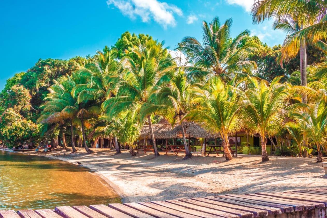 Denny'S Beach Resort Hotel Mariscos Esterno foto